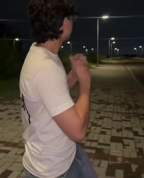 Dominant vs non-dominant hand