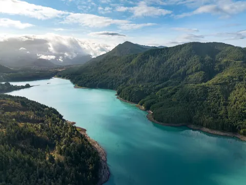 Glacial lake found in Washington [OC] [2000x1498]