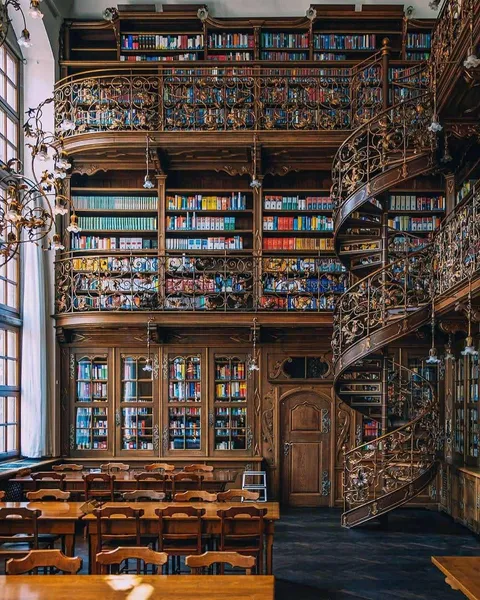 Marienplatz Library, Munich, Germany.