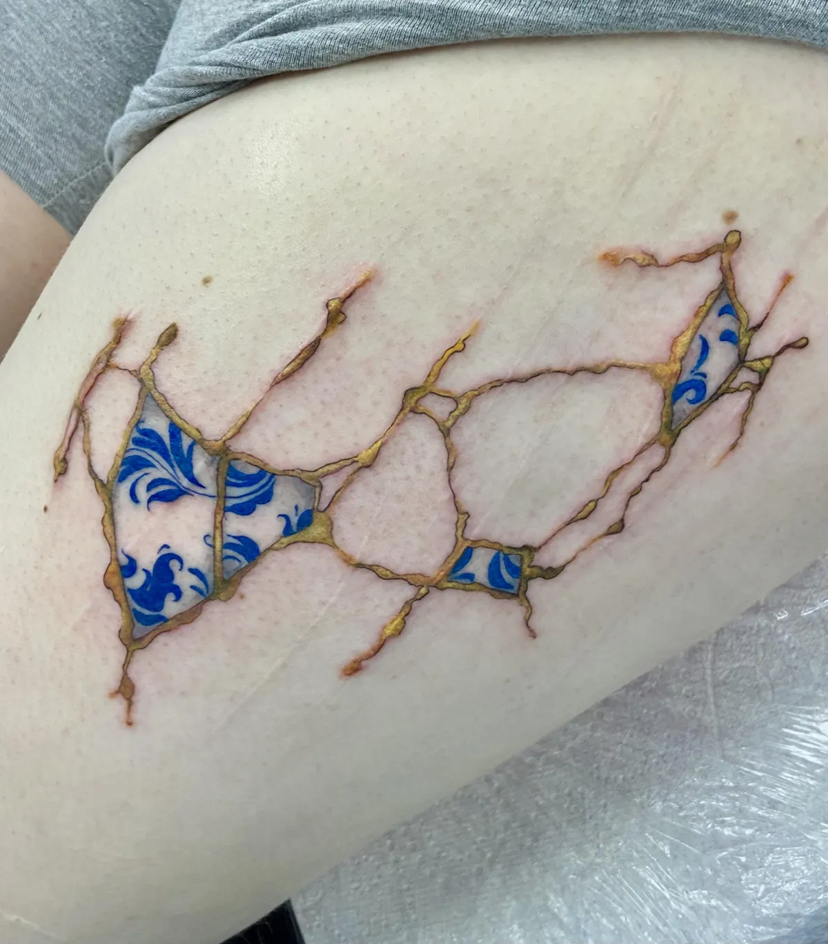 Kintsugi over scars by me (jojo.tattoos) at Nomad Ink, Wallasey, UK