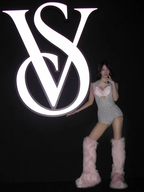 TWICE - Momo ft. Jihyo , Tzuyu , Nayeon