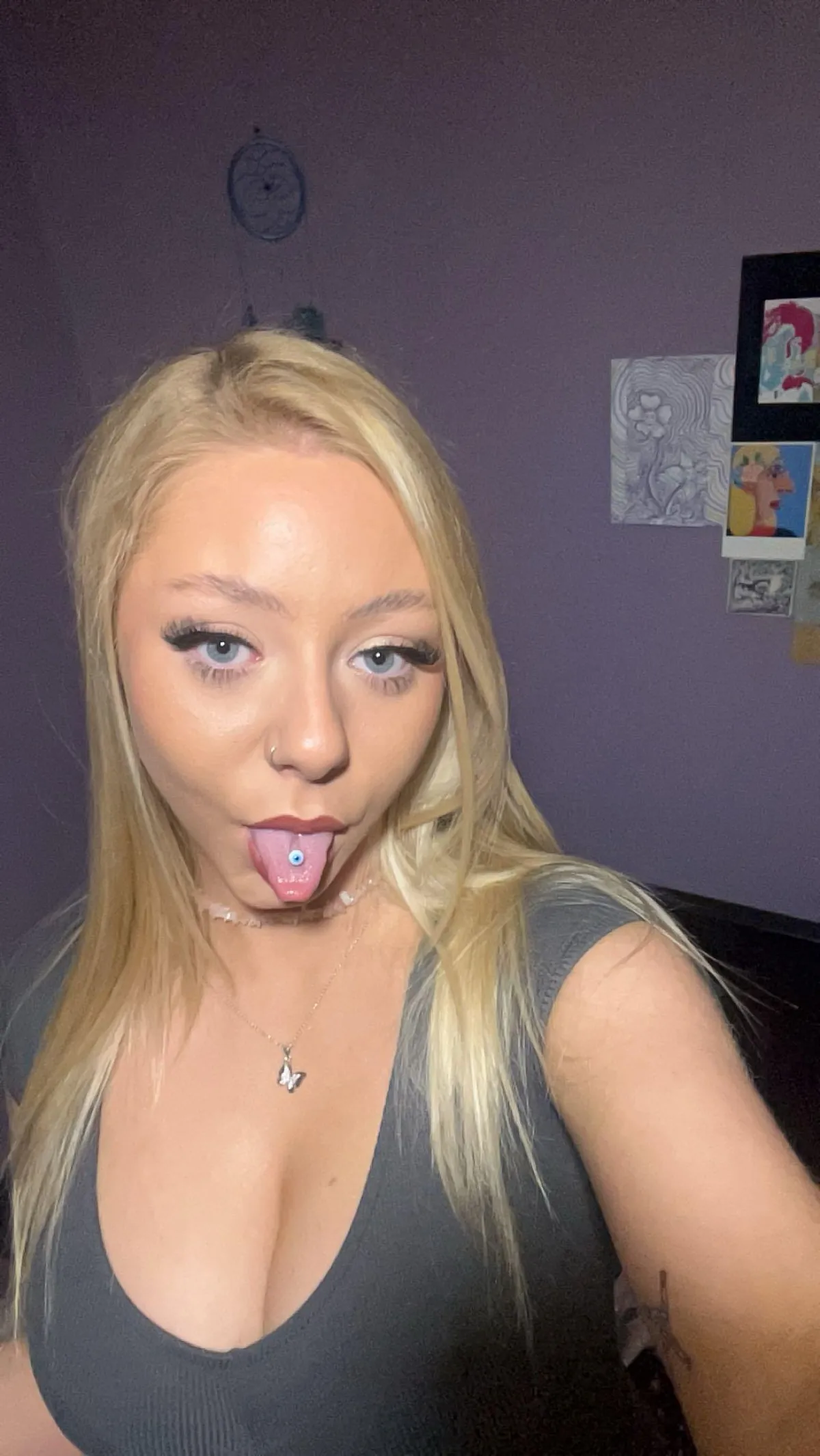 Celebrating being the pinned post in this sub 🥰🥰x