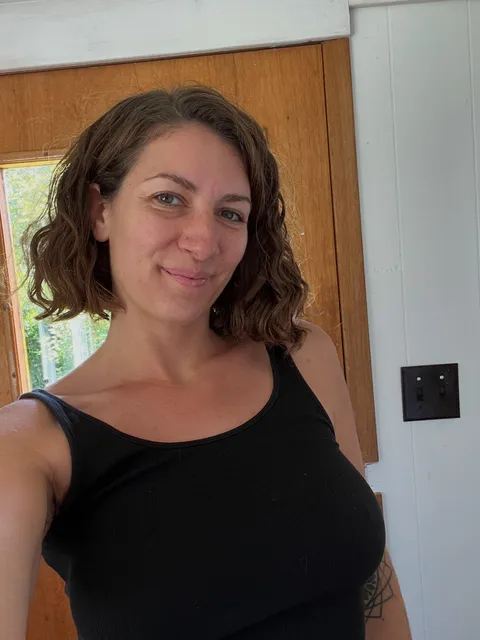 Cabin selfie 💁🏻‍♀️ [f]