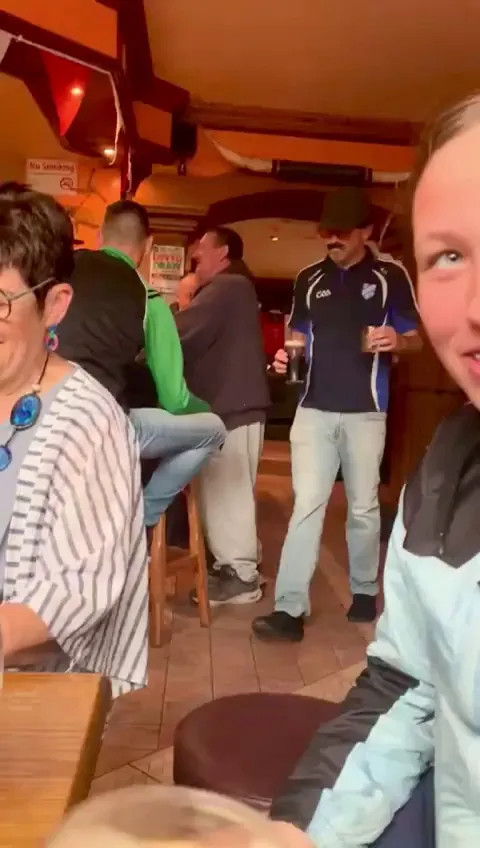 Flew 6000 miles to surprise my dad