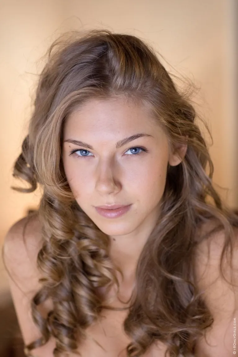 Little Weakness Before A Party (18 images)