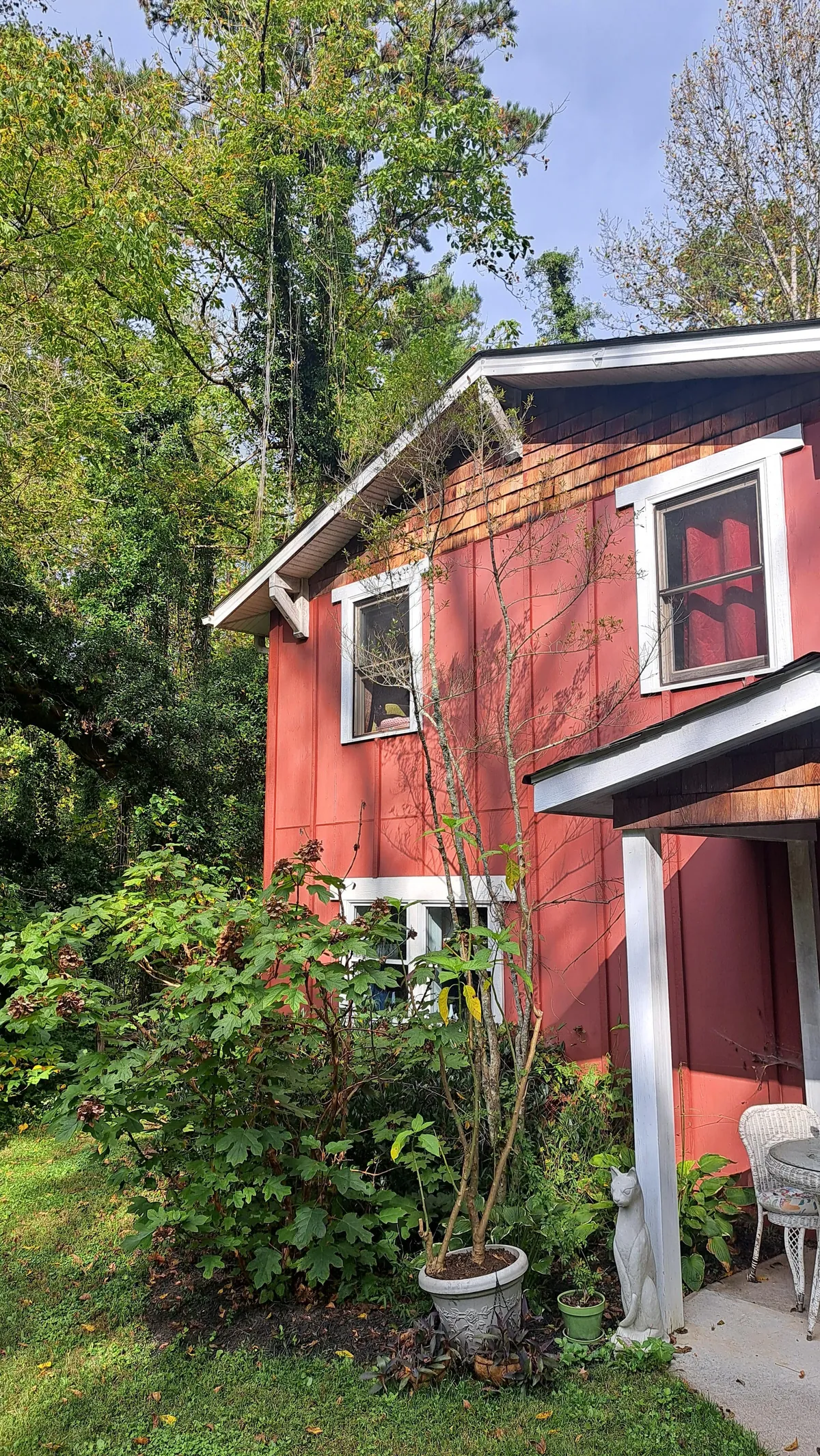 Bye Gooby, I gotta go to work now, I'll be back tonight, be a good boi. 🥹