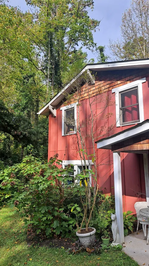 Bye Gooby, I gotta go to work now, I'll be back tonight, be a good boi. 🥹