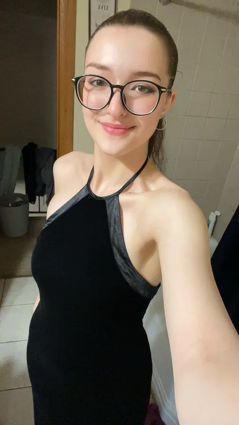 I felt very classy in this thrifted dress yesterday :)