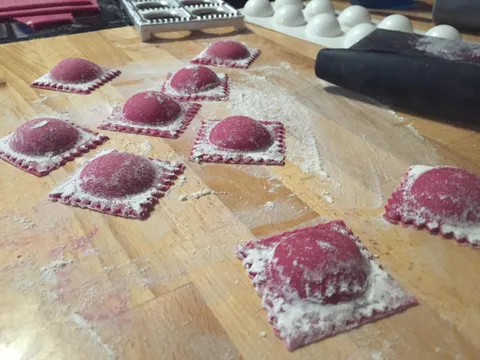 [Homemade] Today I made purple Ravioli filled with golden beet and goat cheese filling!