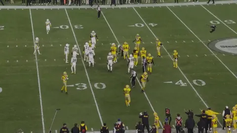 [Highlight] Center Zach Frazier thought the Steelers were going hurry up, can't join huddle because he already touched the ball where it was spotted