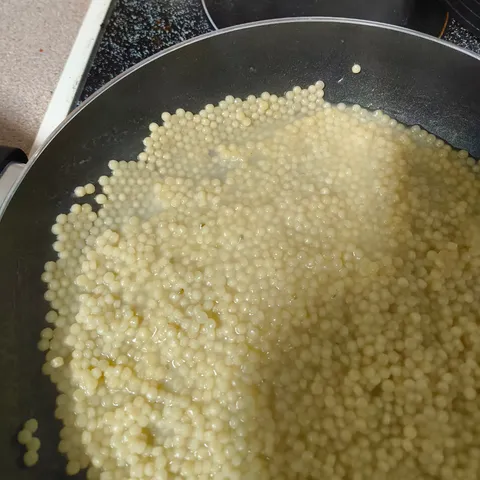 My couscous arranged itself in a hexagonal pattern