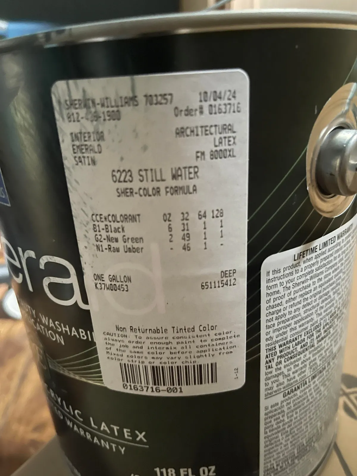 My amazing husband built me these built in bookcases with a desk for Christmas! I’m the dreamer and he’s makes all of my dreams come true! What do you guys think? Will you show him some love?! 