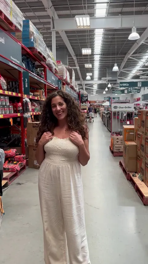 Enjoying my shopping trip [GIF]