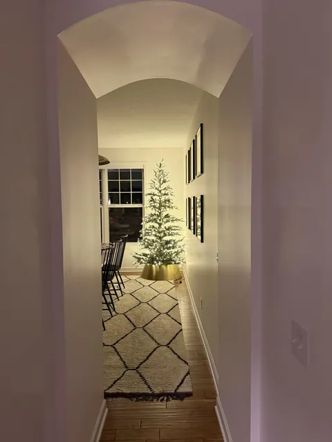 Cozy dining room tree