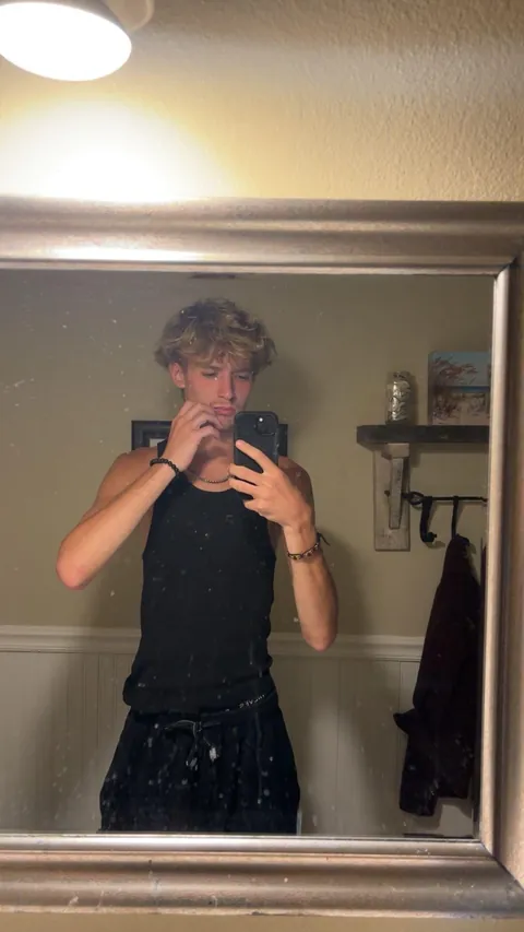 Would u let a 20 yr old fuck u