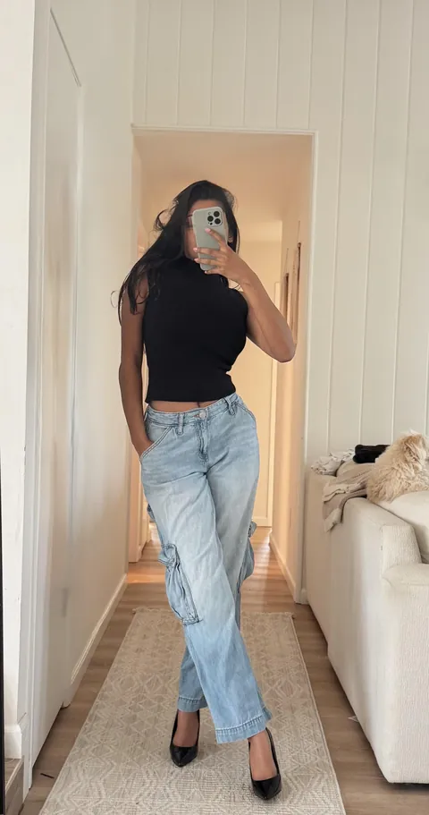 (F) Some cheeky selfies before I start my day~