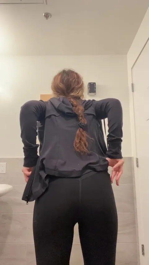 Looking for a man who’d eat it after pilates 