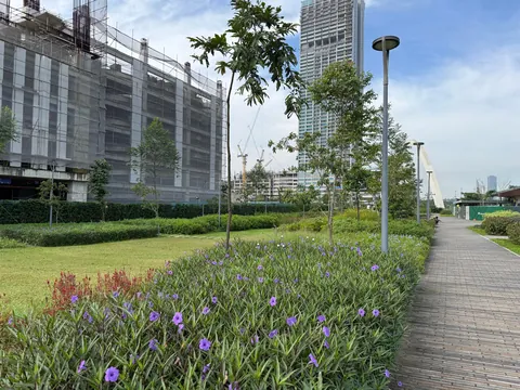 Ang galing lang din talaga ng Ayala gumawa ng open spaces