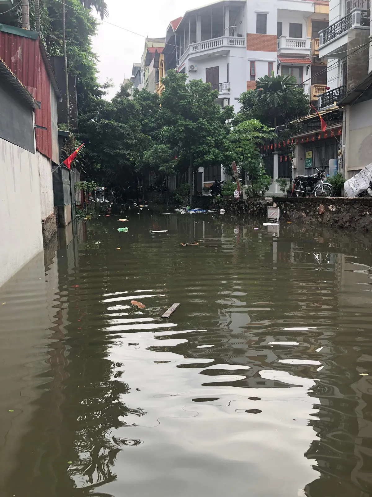 Man heavy rain sucks