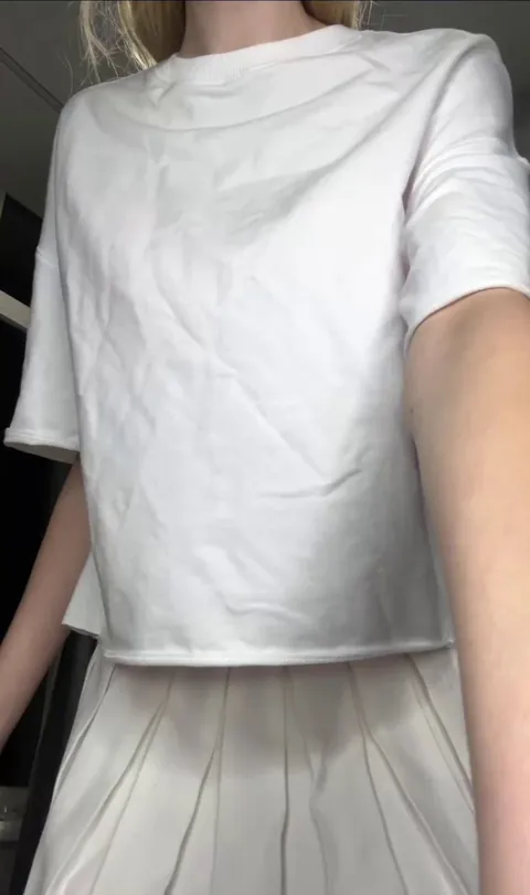 Look at the beauty under my skirt