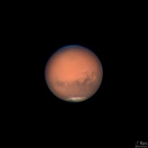 By waiting until our orbits aligned perfectly, I was able to get this crystal clear shot of Mars from my backyard. [OC]