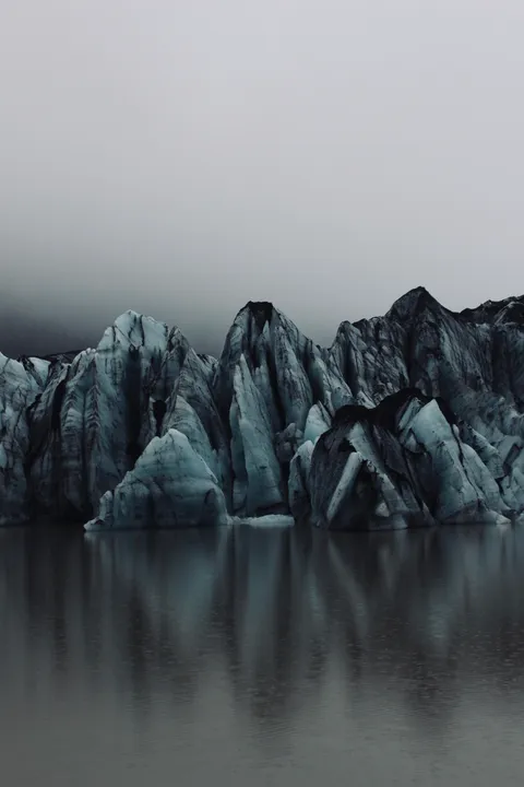 My proudest shot! Iceland, Sólheimajökull [OC] [3456x5184]