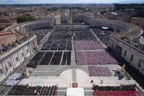 400,000 Mourners Attend Pope Francis’ Funeral, the Second Largest in Papal History