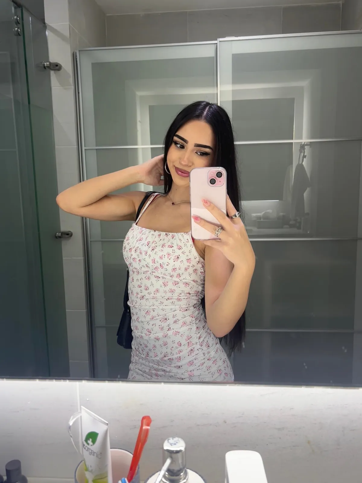 18F. Don’t hold back, destroy my confidence. 