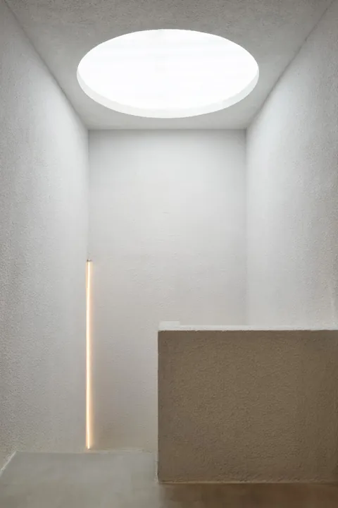 Store With A Gap by Studio Cadena