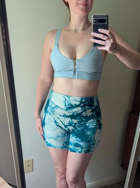 I think I looked pretty hot at the gym today, but do you think I look better when I take my clothes off? (f)