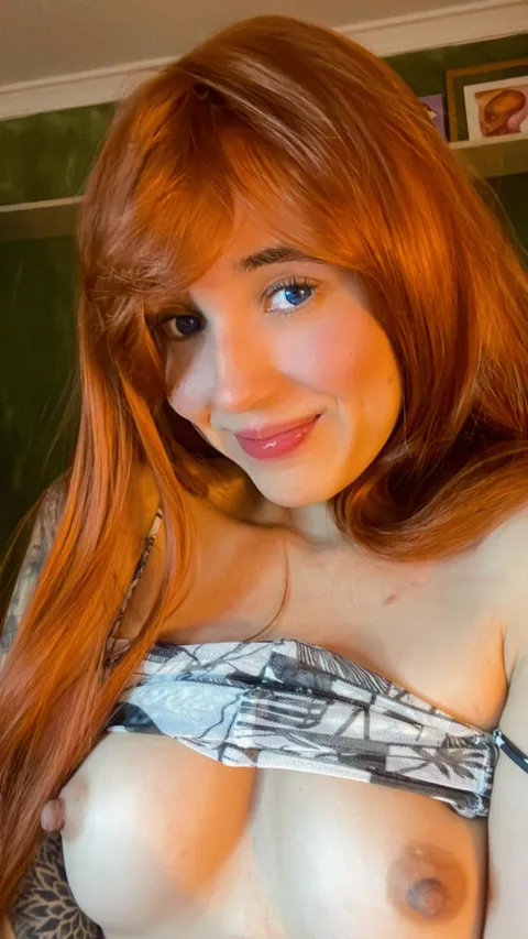 Convince me to fuck u in one phrase 😈… May the best man fill me 💦🥵