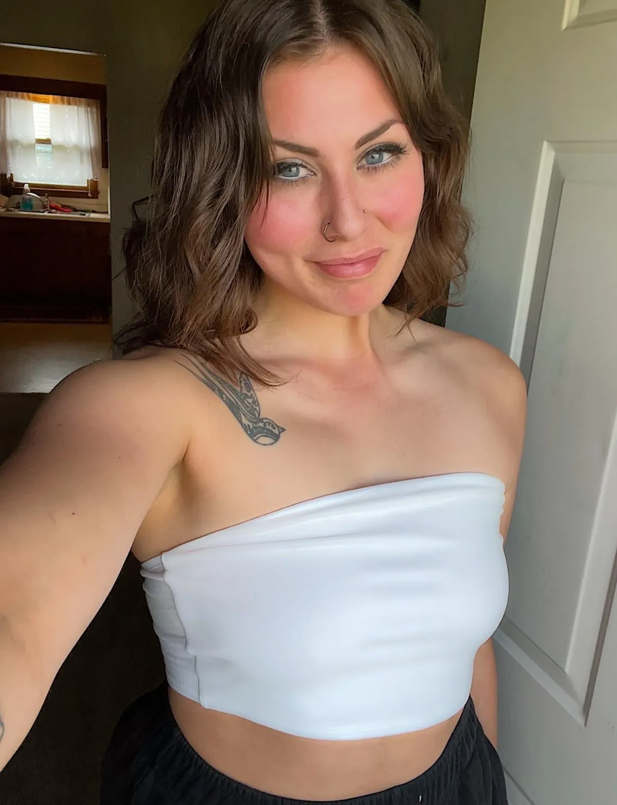 Born in 1999, from Iowa, 1 kid... Would you still fuck me?🌽💦➡️