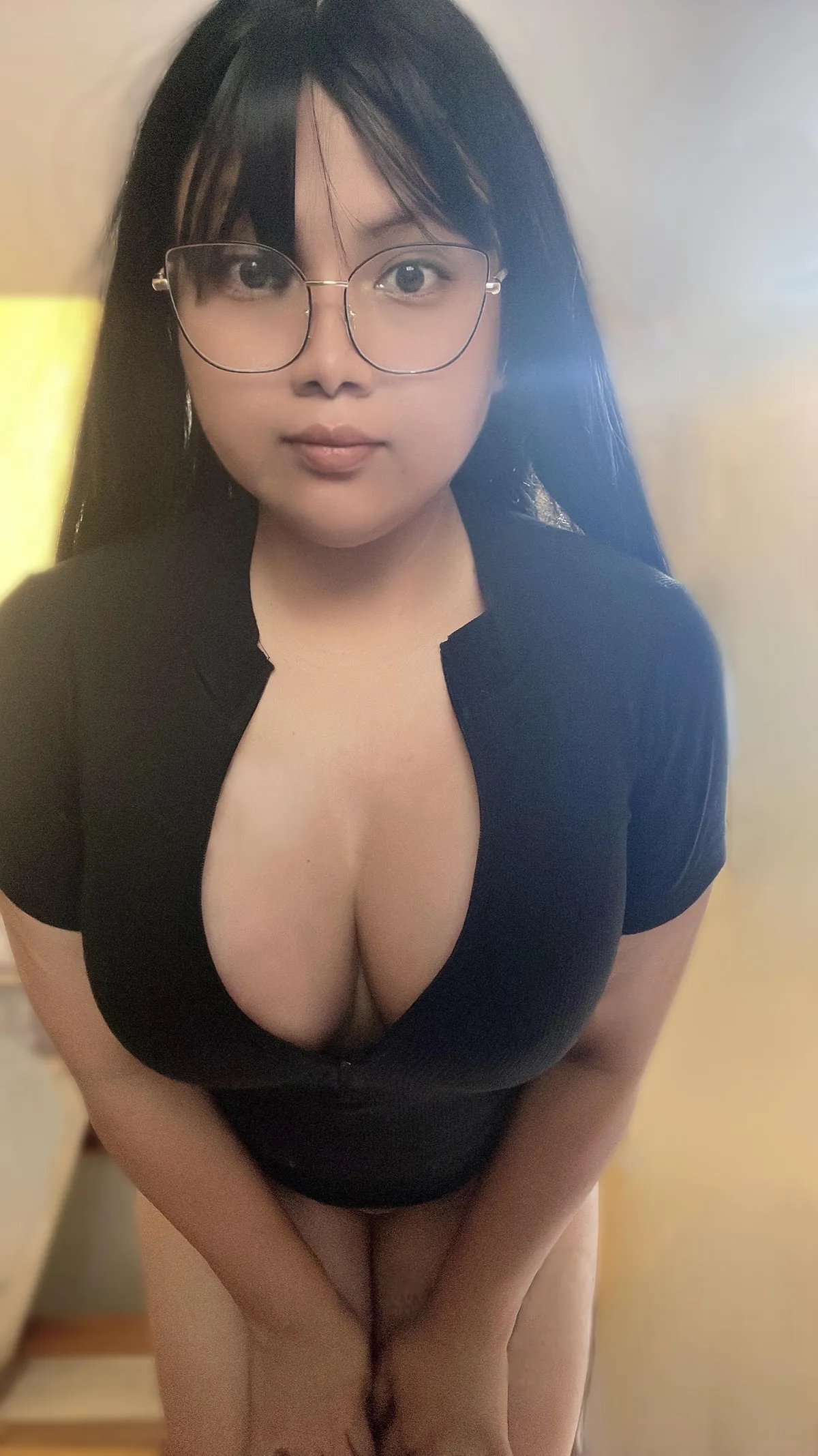 [F] cute cleavage to make your weekend better :)