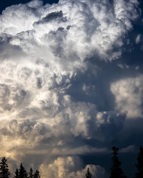 🔥An insane Cumulonimbus cloud near Banff, Canada🔥