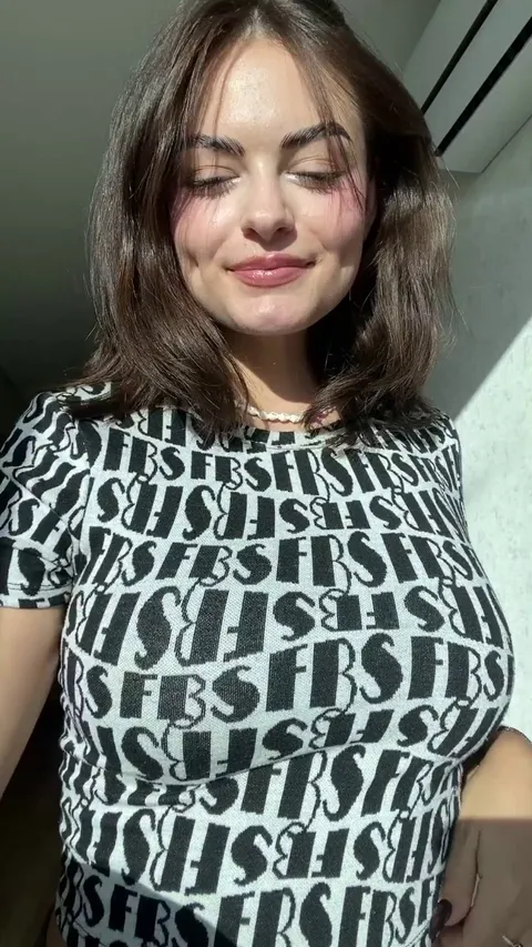 I'm smiling because ur watching my [Drop]