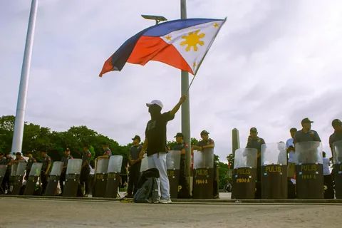 Some of the photos na napitik ko during Yung Lonita Rally and Ayala Bridge Riot (oc)
