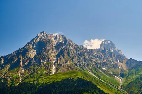The Ushba mountain, Georgia [OC] [2048x1359]