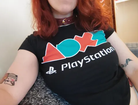 The shy nerdy girl next door 👀 [F]