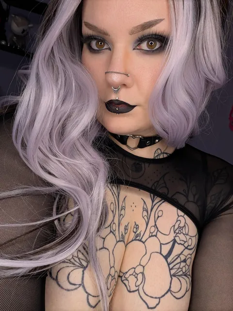 Haven't posted in about 7 years. I'm back to see how this goes. Tell me what you'd love to do to me.