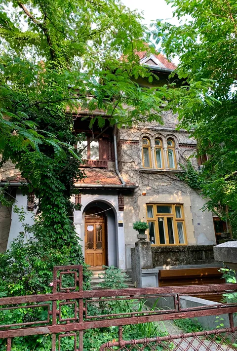 Some sloppy snaps in one of my favorite neighborhoods in Bucharest