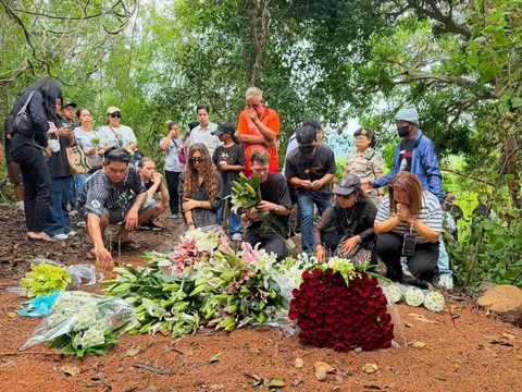 Russian Family Holds Buddhist Memorial Ceremony at Site Where Bodies Were Found