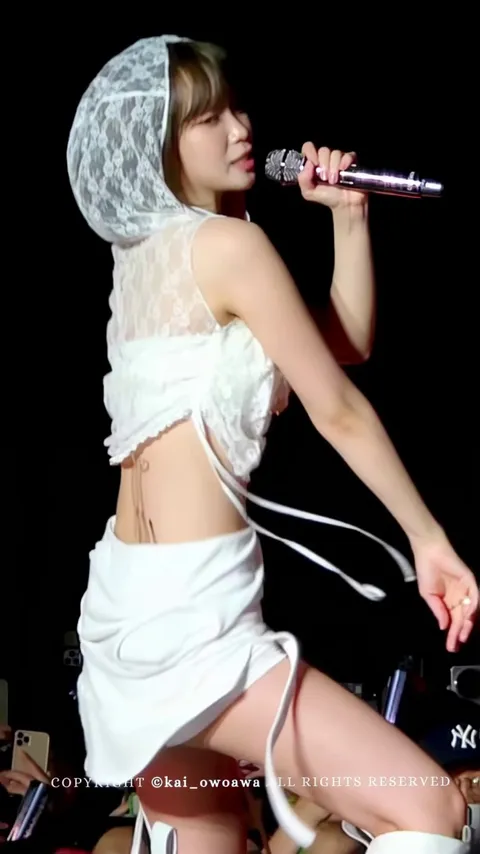 LE SSERAFIM - Chaewon