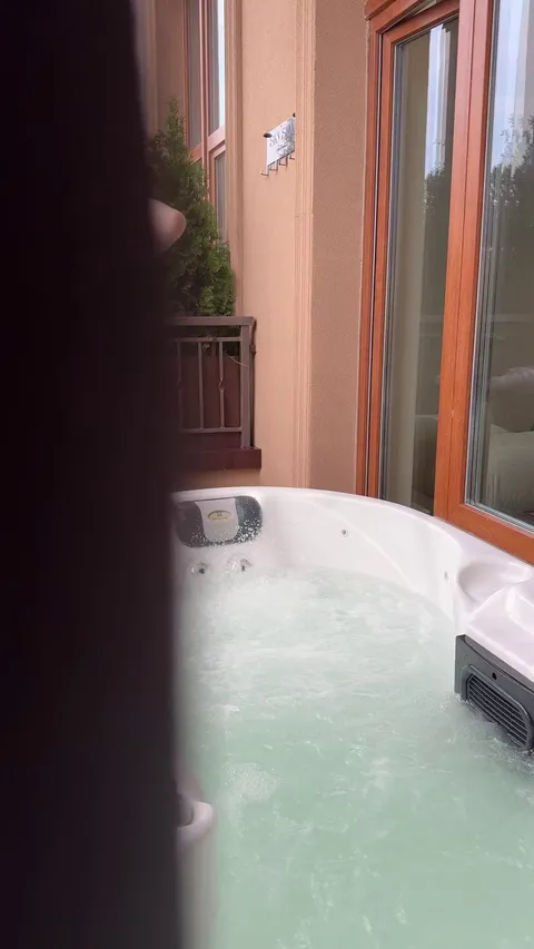 Peeping on a busty freshman girl