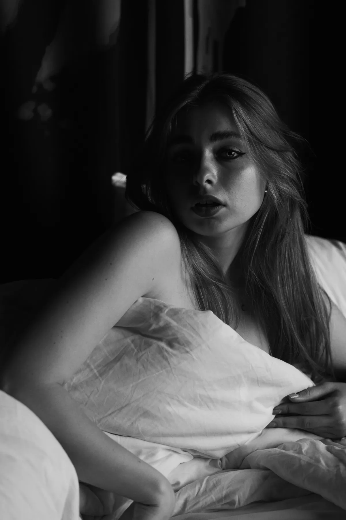 ITAP of a Girl in bed with natural light [Portrait]