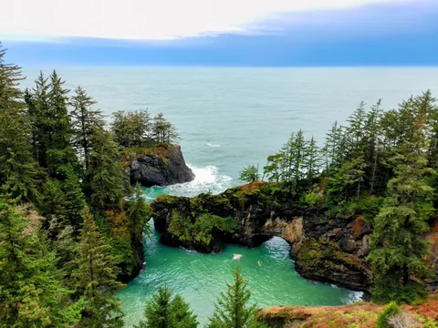 Natural bridges, Brookings, OR USA [OC] [4192x3144]