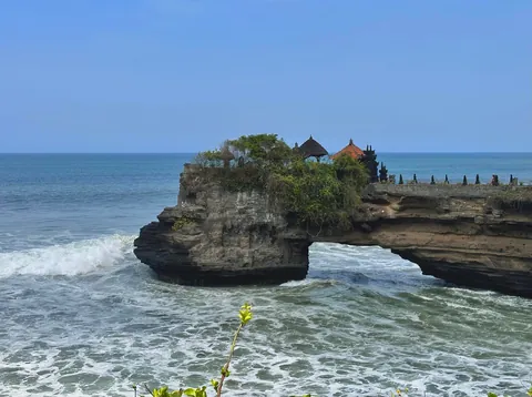 Bali 3-week trip. Highlights of waterfalls, rice fields, insane coast lines