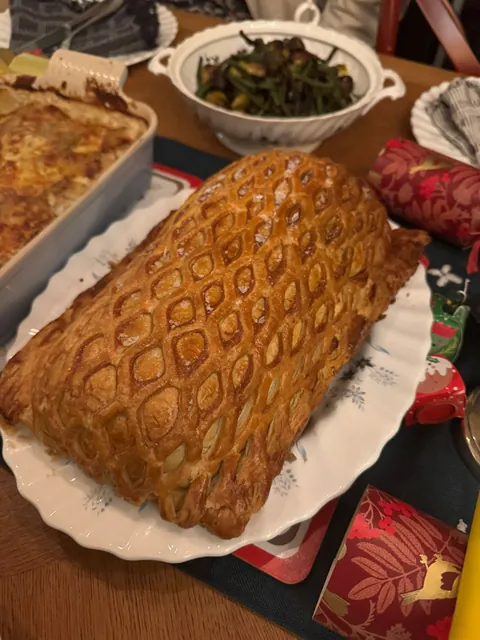 [Homemade] first attempt at a beef wellington