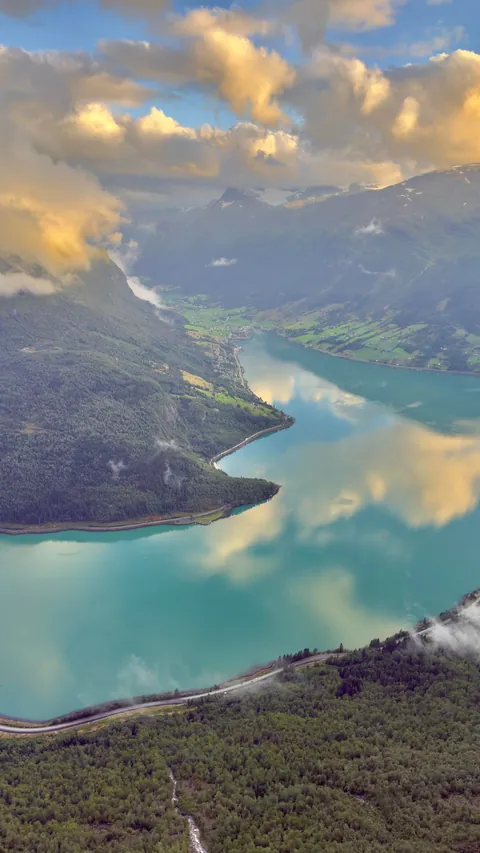 8 summer days in the Norwegian fjords 🌸🌿⛰️