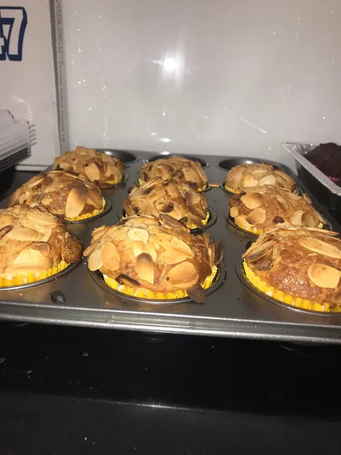 [Homemade] I made muffins and cannoli for my family