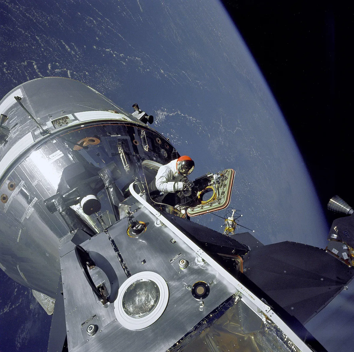 What was the suit used in Apollo 9’s EVA because of the red coloured head?